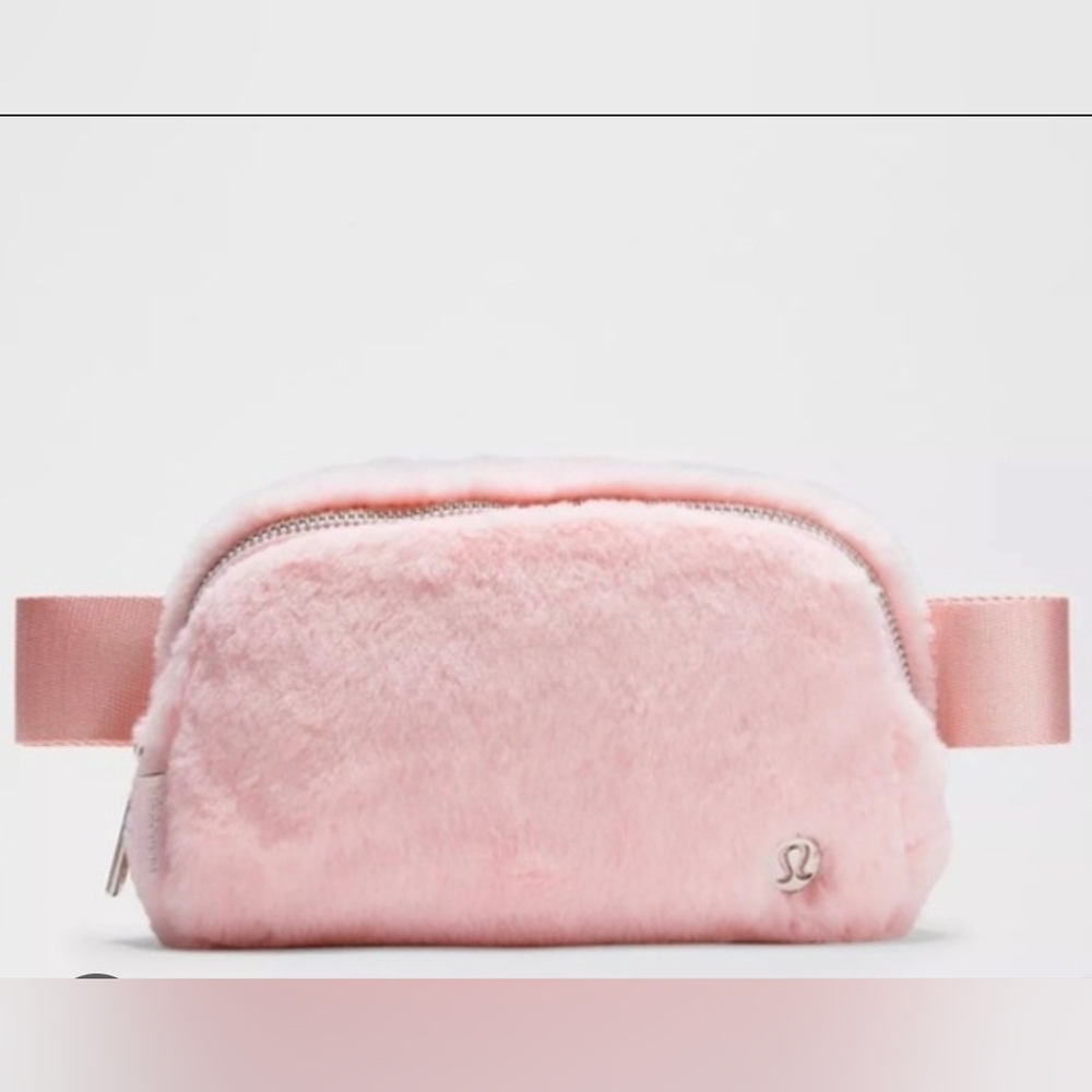 Lululemon Everywhere Belt Bag Plush Strawberry Milkshake